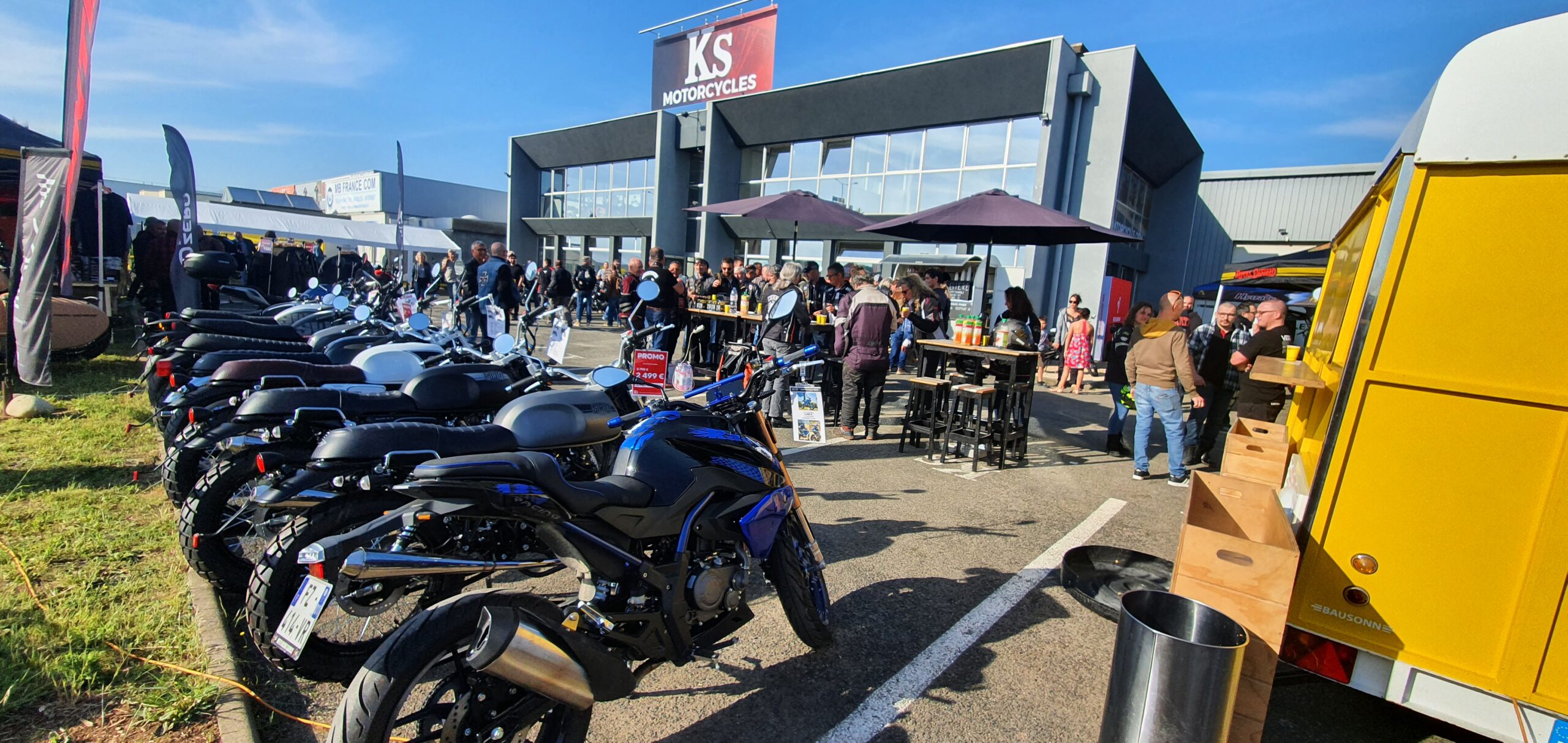 Dimanche 15 mai 2022, KS Motorcycles organisait une balade motos dans le beaujolais pour fêter ses 10 ans d'existence. Photos by MMK.