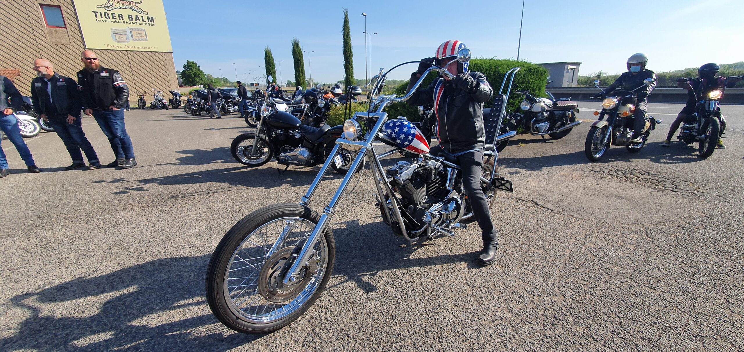 Dimanche 15 mai 2022, KS Motorcycles organisait une balade motos dans le beaujolais pour fêter ses 10 ans d'existence. Photos by MMK.