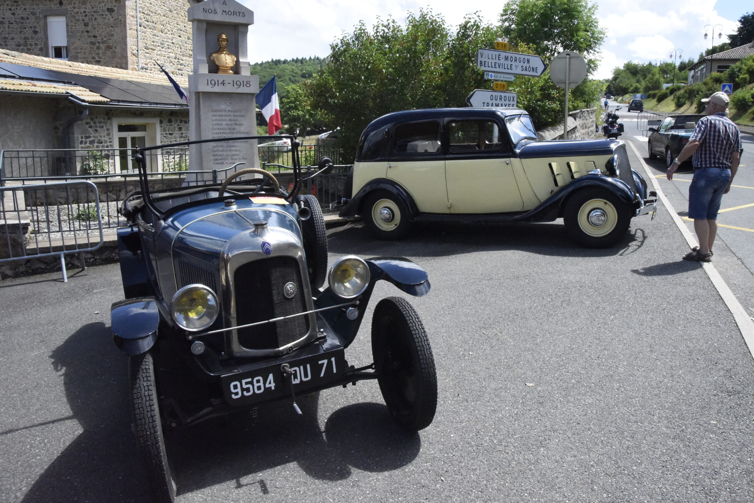 Les véhicules exposés aux Rétropétarades d'Avenas dans le Beaujolais le dimanche 5 juin 2022. Photos by MMK.